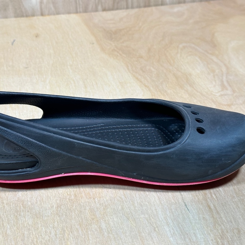 Crocs Tone Skylar Slingback Flat Slip On Shoes Women's Size 8 Black and Pink - Picture 4 of 9